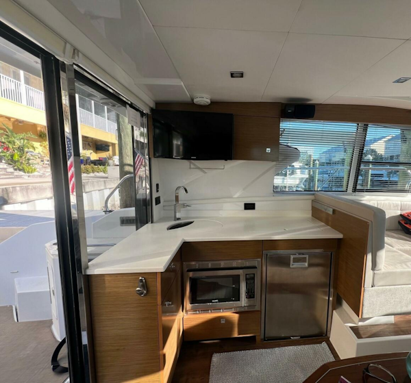 Cruisers Yachts-42 Cantius 2018 -Greenwhich-Connecticut-United States-5075089