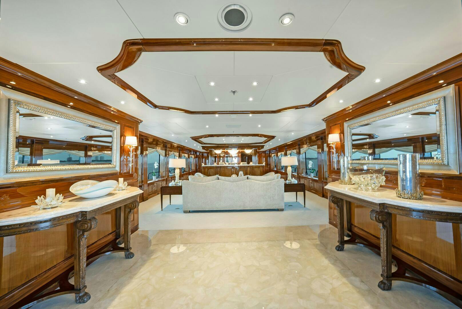 Christensen-Tri-Deck 2016-SILVER LINING West Palm Beach-Florida-United States-Salon-5167162