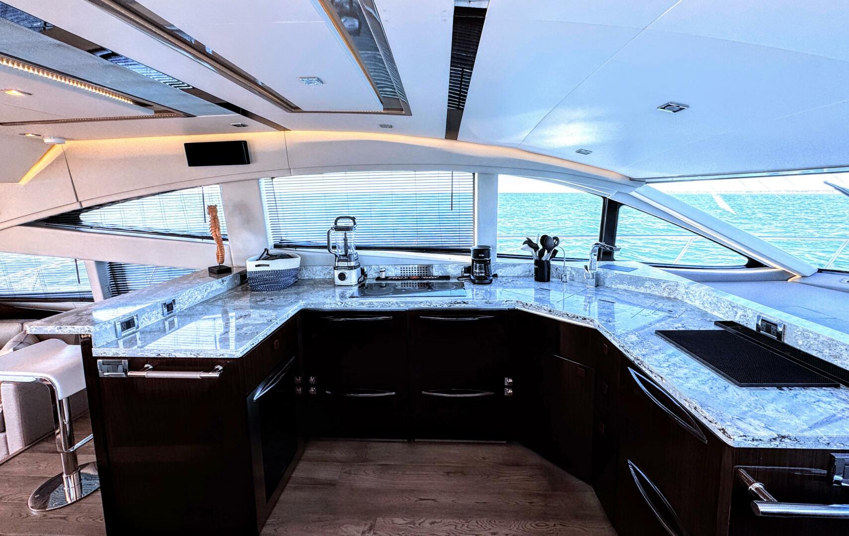 Sea Ray-L650 Fly 2018-Jeanne Rose Naples-Florida-United States-5926484 | Thumbnail