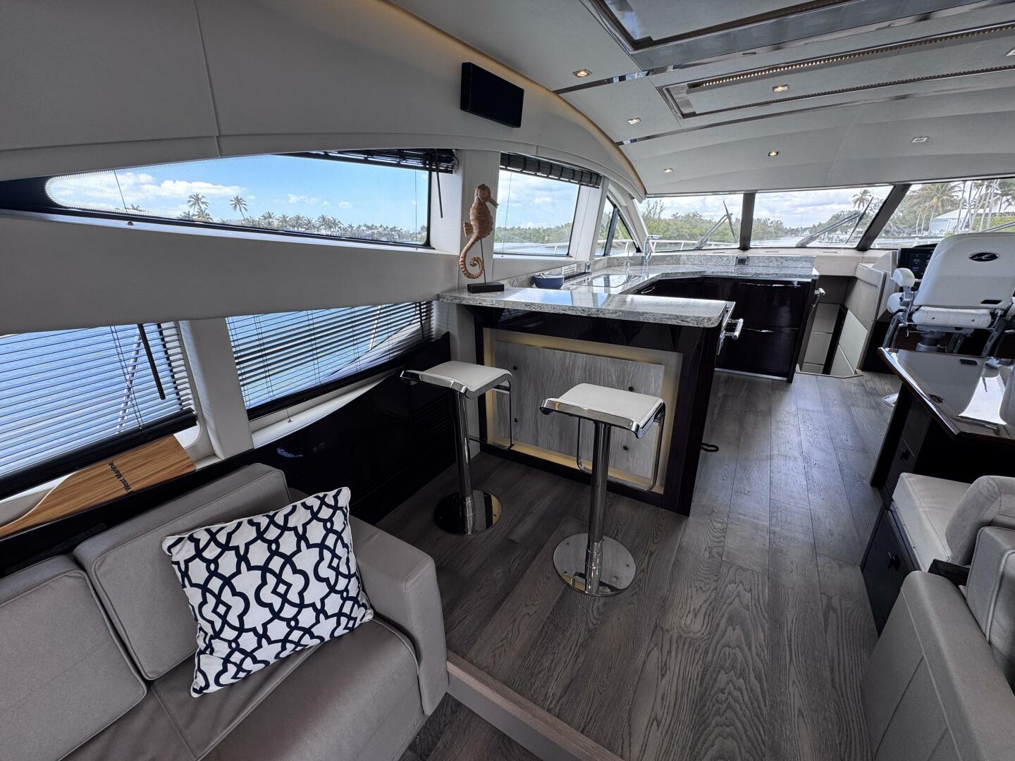 Sea Ray-L650 Fly 2018-Jeanne Rose Naples-Florida-United States-5949926 | Thumbnail