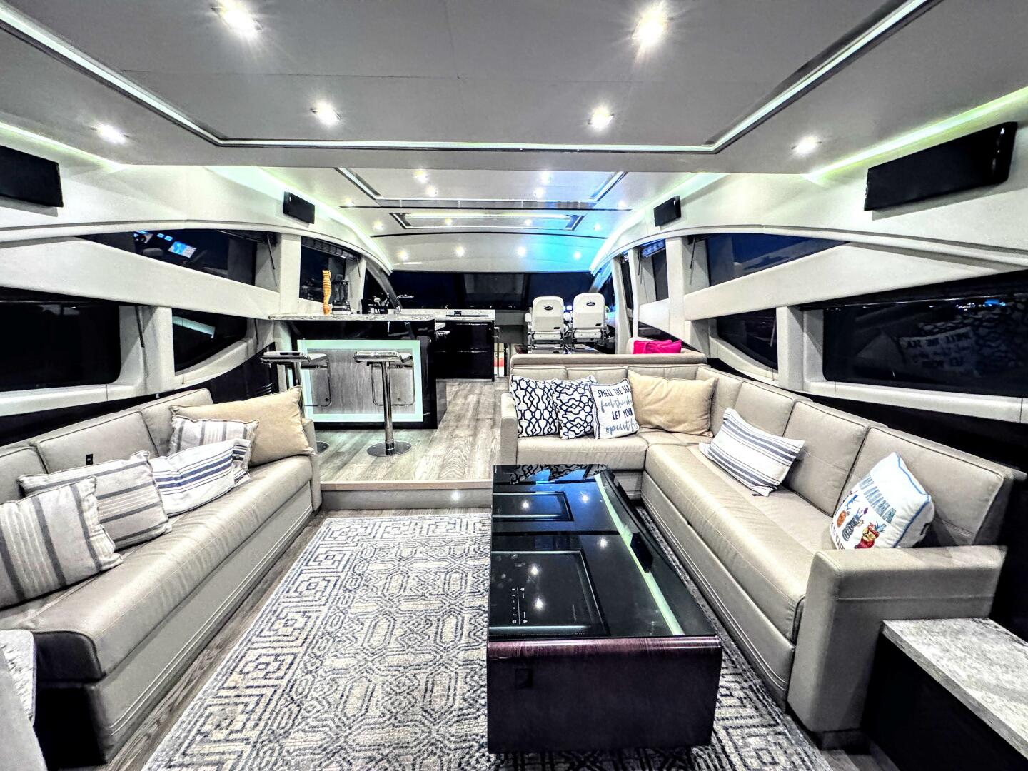 Sea Ray-L650 Fly 2018-Jeanne Rose Naples-Florida-United States-5926470 | Thumbnail