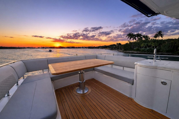 Sea Ray-L650 Fly 2018-Jeanne Rose Naples-Florida-United States-5926458