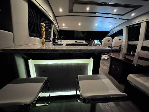 Sea Ray-L650 Fly 2018-Jeanne Rose Naples-Florida-United States-5926508