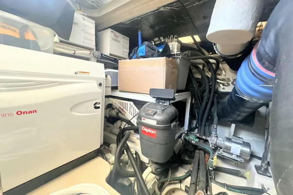 Sea Ray-L650 Fly 2018-Jeanne Rose Naples-Florida-United States-5926485