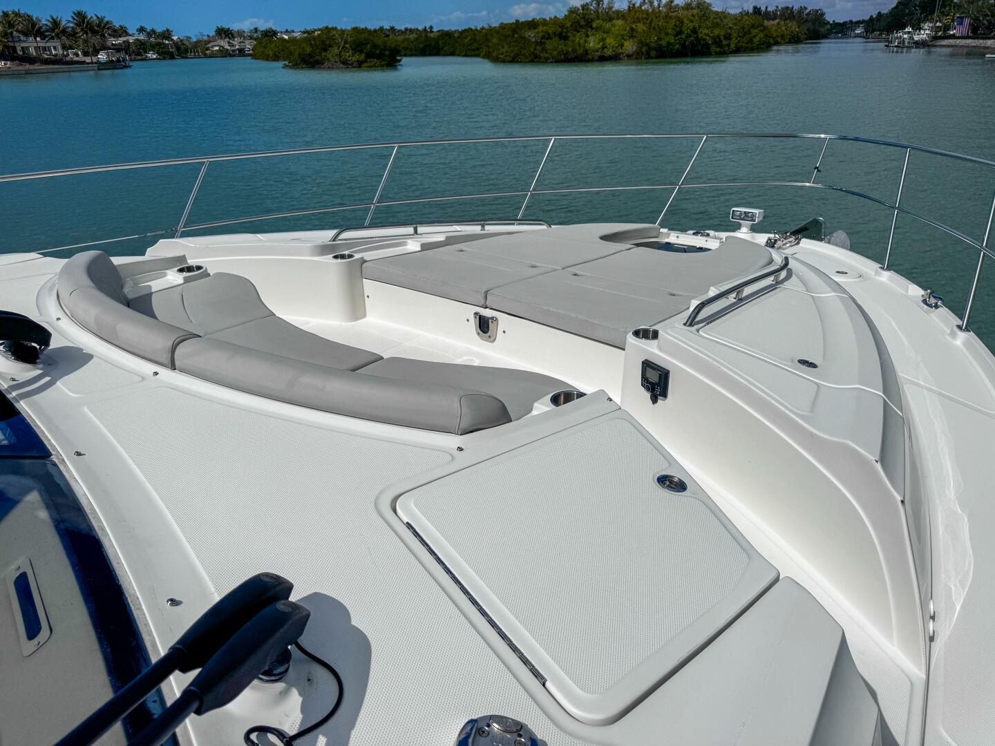 Sea Ray-L650 Fly 2018-Jeanne Rose Naples-Florida-United States-5949930 | Thumbnail