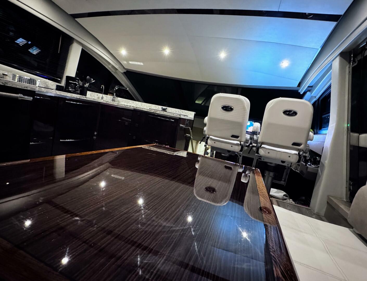 Sea Ray-L650 Fly 2018-Jeanne Rose Naples-Florida-United States-5926467 | Thumbnail