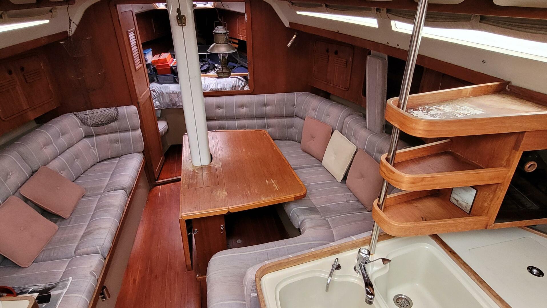 C&C-37/40+ 1989-Prismatic Thunder Seattle-Washington-United States-Saloon-5087082 | Thumbnail