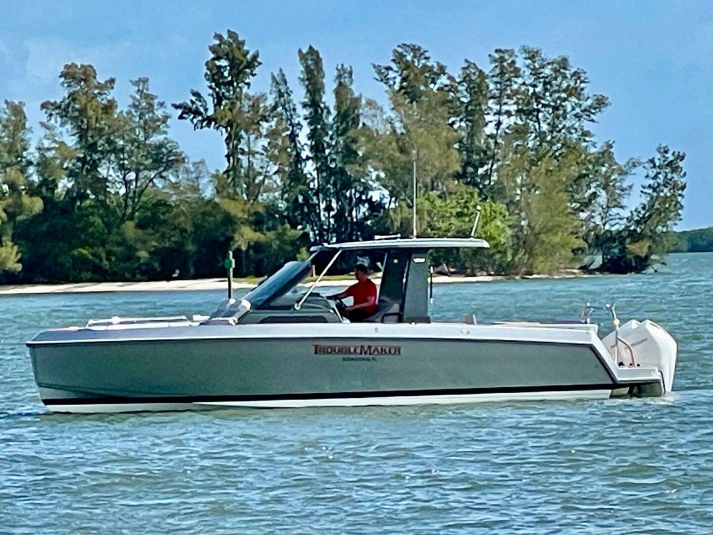 Schaefer-V33 2022-Trouble Maker Sebastian-Florida-United States-5092877 | Thumbnail