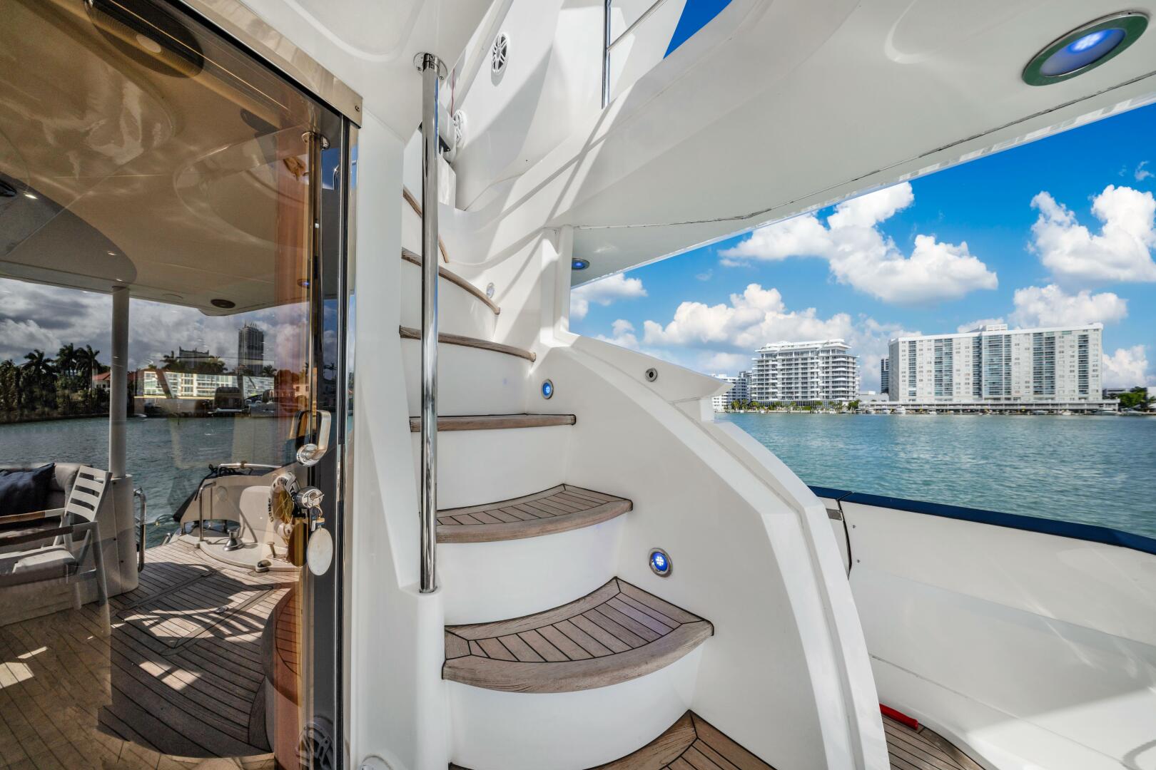 Sunseeker-94 Motor Yacht 2003-SO WHAT WHO CARES North Palm Beach-Florida-United States-2003 Sunseeker 150 GT  Staircase-5106174 | Thumbnail