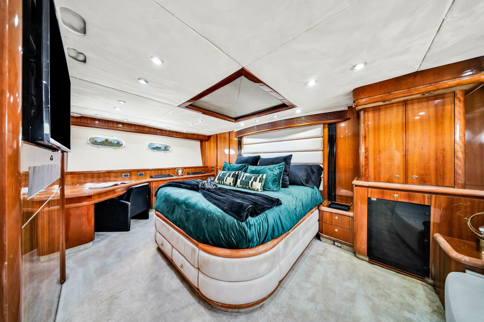 Sunseeker-94 Motor Yacht 2003-SO WHAT WHO CARES North Palm Beach-Florida-United States-2003 Sunseeker 150 GT  Master Cabin-5106183 | Thumbnail