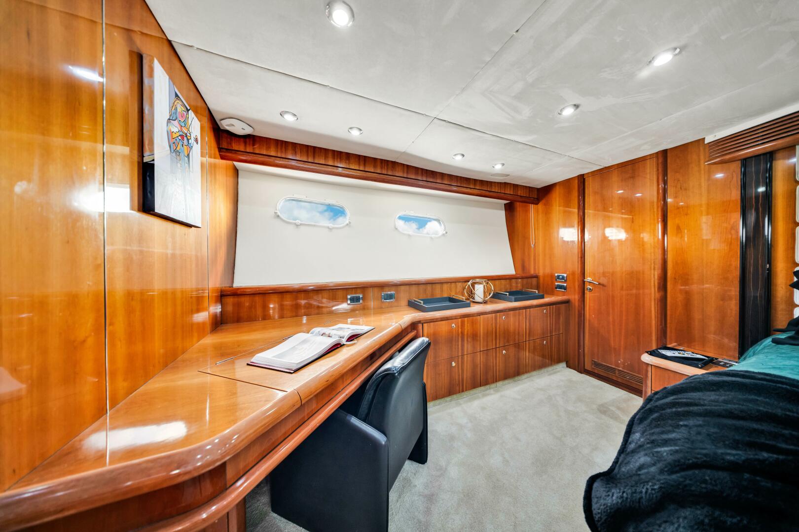 Sunseeker-94 Motor Yacht 2003-SO WHAT WHO CARES North Palm Beach-Florida-United States-2003 Sunseeker 150 GT  Master cabin-5106182 | Thumbnail