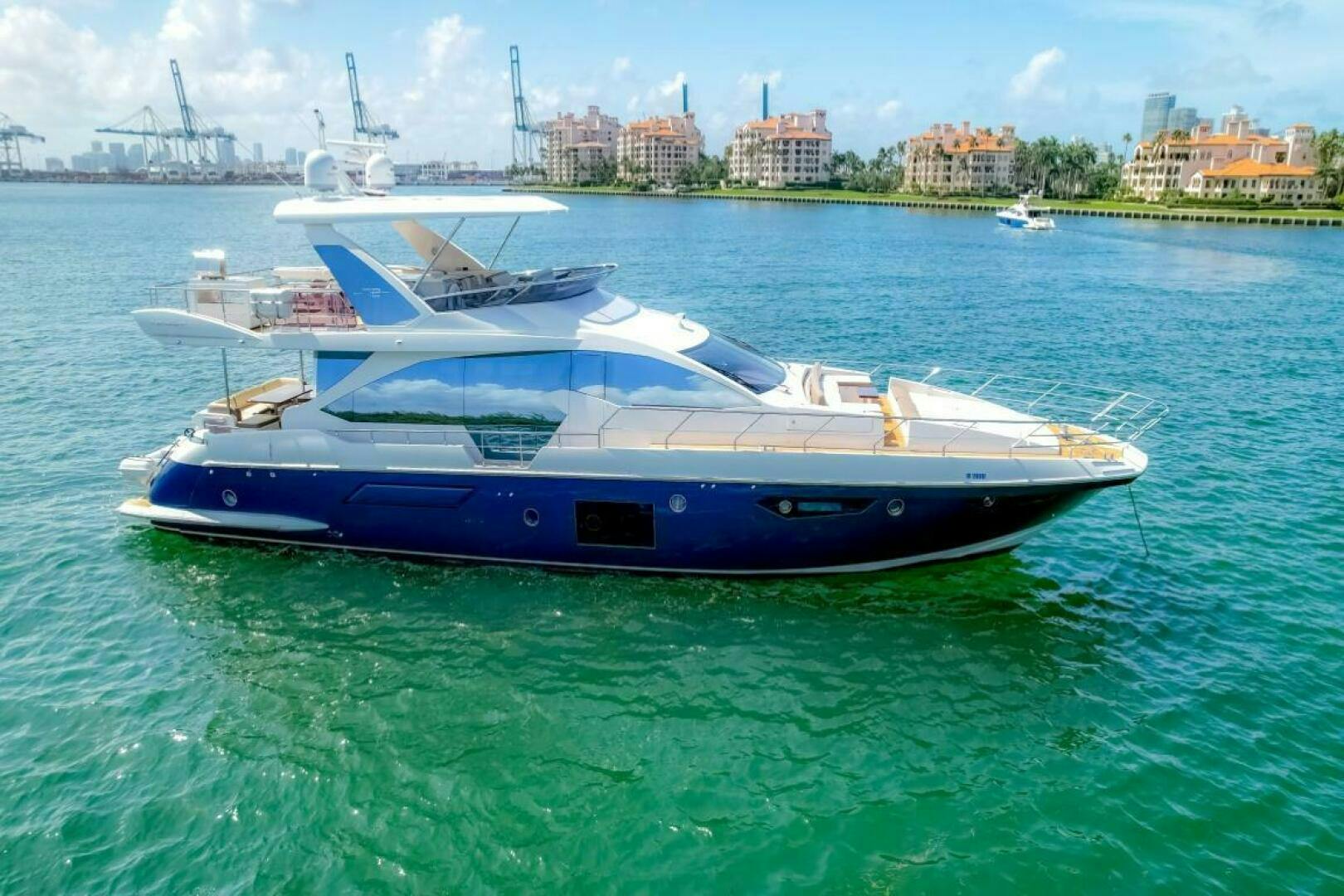 Azimut-72 FLY 2016 -Miami-Florida-United States-5110975