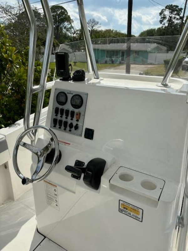 Release-208 RX 2016 -Stuart-2016 Release 208 RX boat console with steering wheel and control panel.-5114921