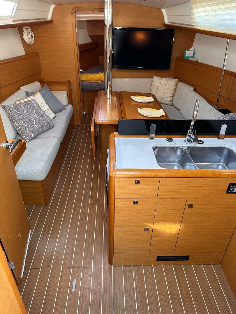 Jeanneau-Sun Odyssey 379 2012 -Deltaville-Virginia-United States-5123848