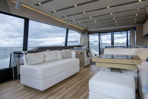 Prestige-680 Flybridge 2018-Prestige Worldwide Tampa-Florida-United States-Salon-5126797