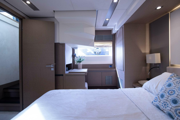 Prestige-680 Flybridge 2018-Prestige Worldwide Tampa-Florida-United States-Guest Stateroom-5126834