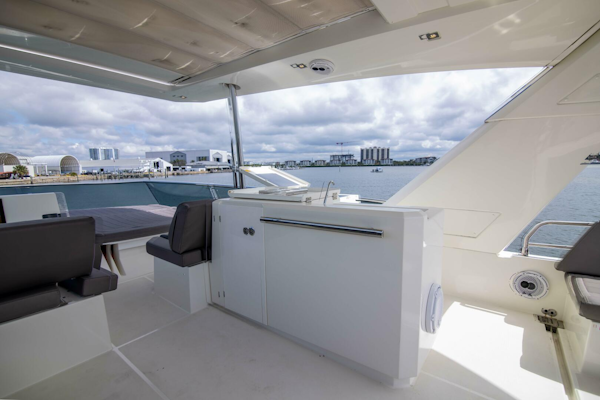 Prestige-680 Flybridge 2018-Prestige Worldwide Tampa-Florida-United States-Flybridge-5126856