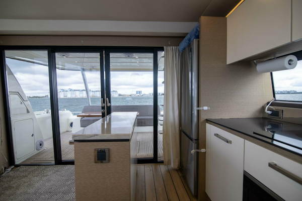 Prestige-680 Flybridge 2018-Prestige Worldwide Tampa-Florida-United States-Galley-5126792