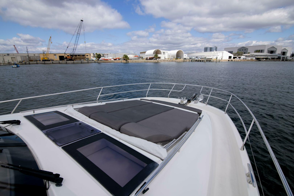 Prestige-680 Flybridge 2018-Prestige Worldwide Tampa-Florida-United States-Bow-5126837