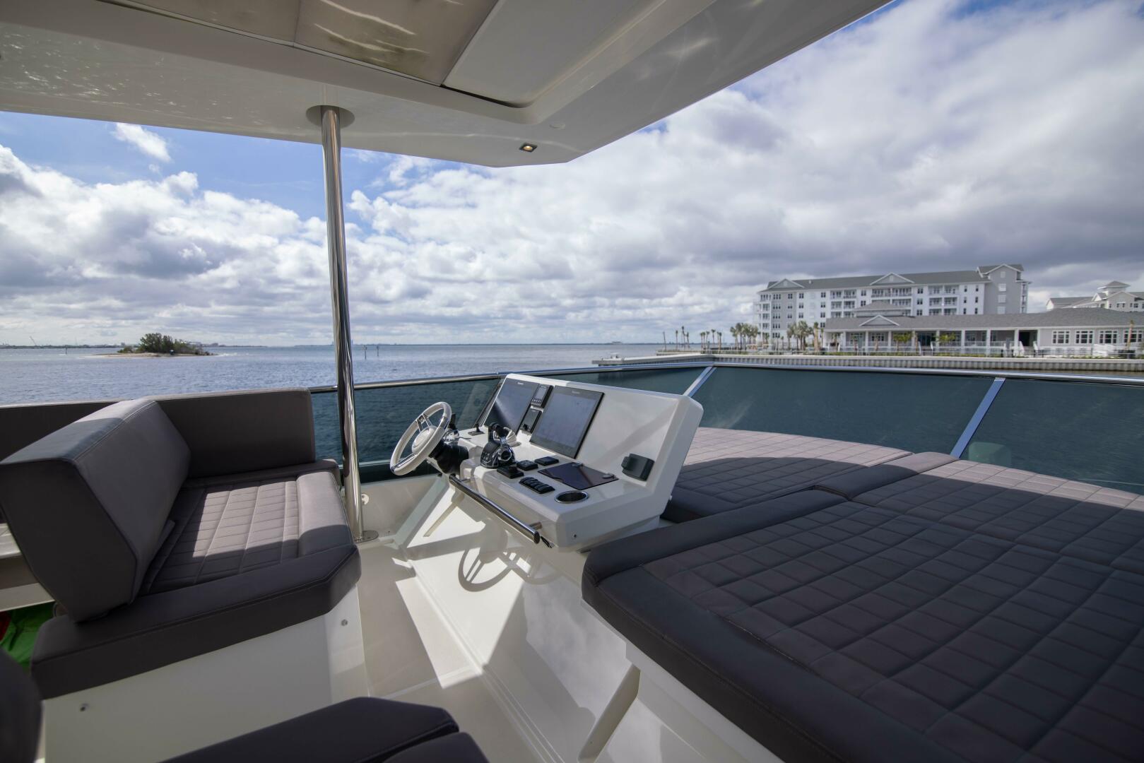 Prestige-680 Flybridge 2018-Prestige Worldwide Tampa-Florida-United States-Flybridge-5126858 | Thumbnail