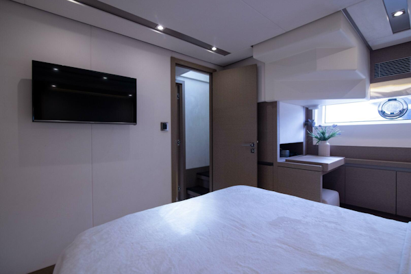 Prestige-680 Flybridge 2018-Prestige Worldwide Tampa-Florida-United States-Guest Stateroom-5126835