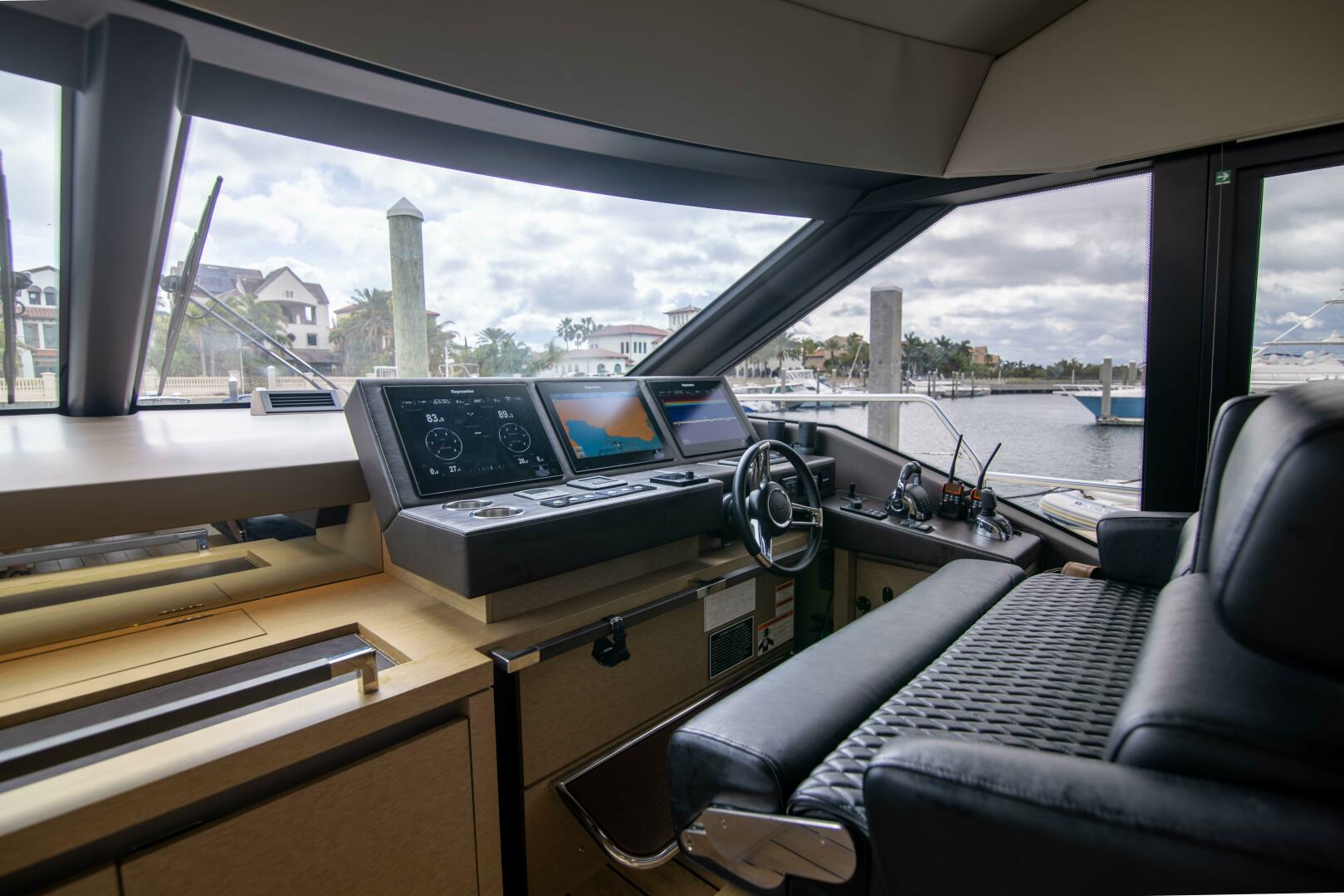 Prestige-680 Flybridge 2018-Prestige Worldwide Tampa-Florida-United States-Lower Helm-5126802 | Thumbnail