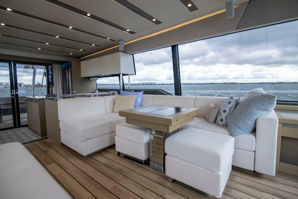 Prestige-680 Flybridge 2018-Prestige Worldwide Tampa-Florida-United States-Salon-5126796