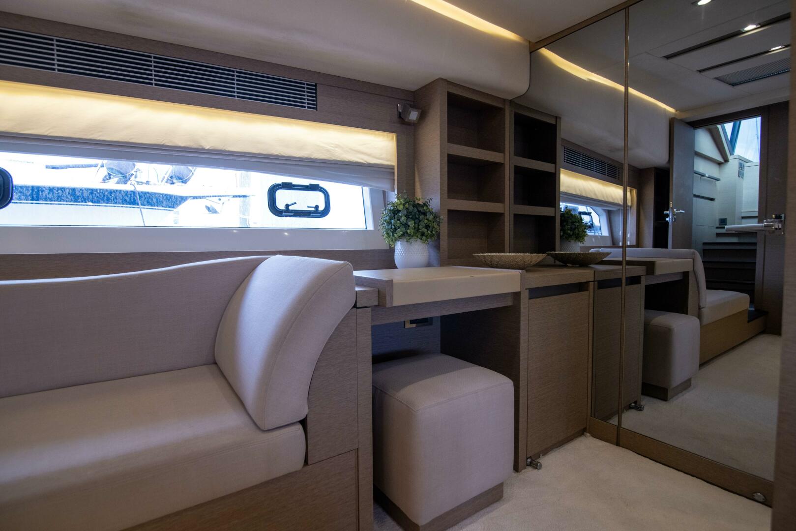 Prestige-680 Flybridge 2018-Prestige Worldwide Tampa-Florida-United States-Master Stateroom-5126814 | Thumbnail
