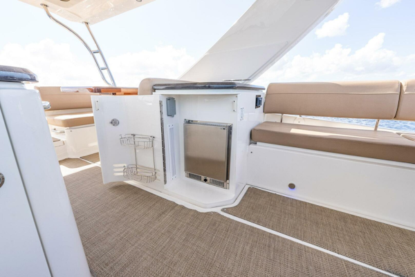 Sea Ray-L590 Fly 2016-AEQUA 1 Fort Lauderdale-Florida-United States-5248154