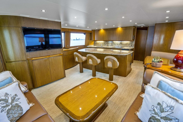 Viking-70 Enclosed Bridge 2011-Last Call Cartagena-Colombia-2011 Viking 70 Enclosed Bridge  Last Call  Salon-5131478