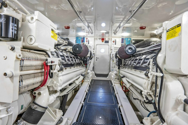 Viking-70 Enclosed Bridge 2011-Last Call Cartagena-Colombia-2011 Viking 70 Enclosed Bridge  Last Call  Engine Room-5131534
