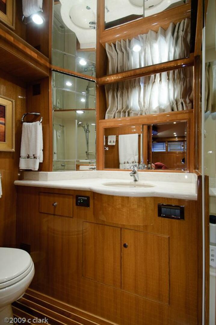 Ocean Alexander-58 Motor Yacht 2005-Momentum III Ft Pierce-Florida-United States-2005 Ocean Alexander 58  Guest Head-5148816 | Thumbnail