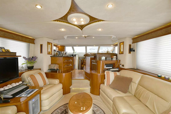 Silverton-52 Ovation 2009-Chirstina Maria Stuart-Florida-United States-5 Salon Looking Forward-5167925