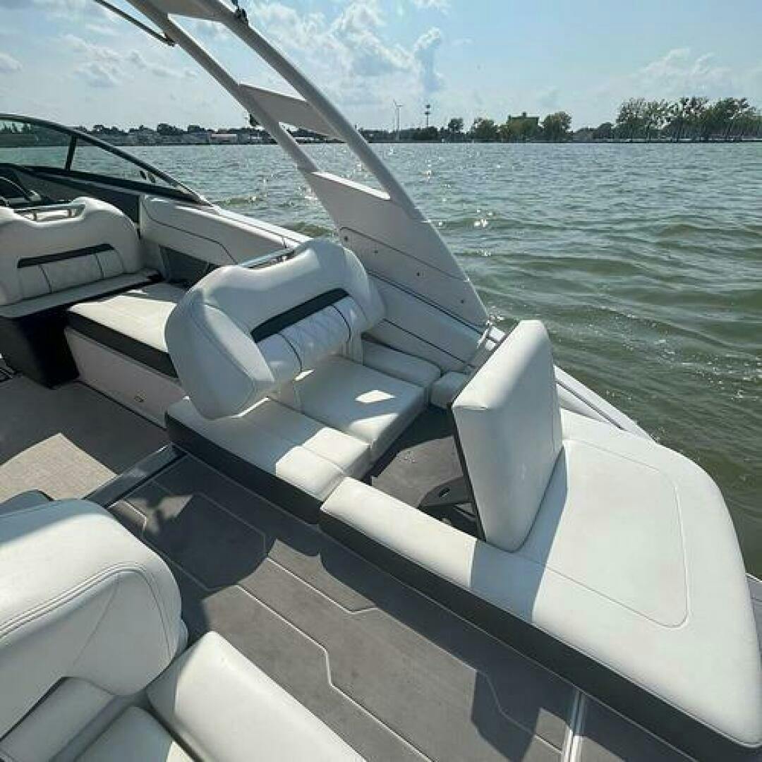 Regal-LS4 2021 -Sandusky-Ohio-United States-Aft Seating and Storage -5184925