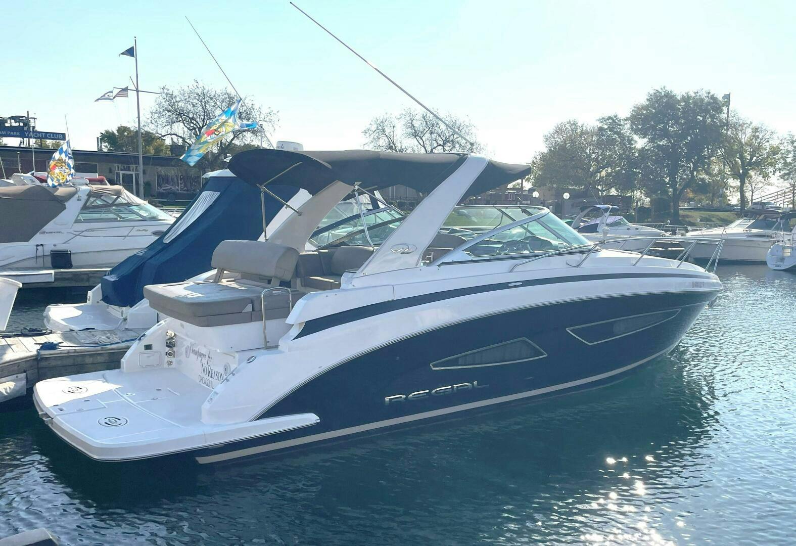 Regal-32 Express 2015-Champagne For No Reason Chicago-Illinois-United States-Stbd AFT Quarter-5219393