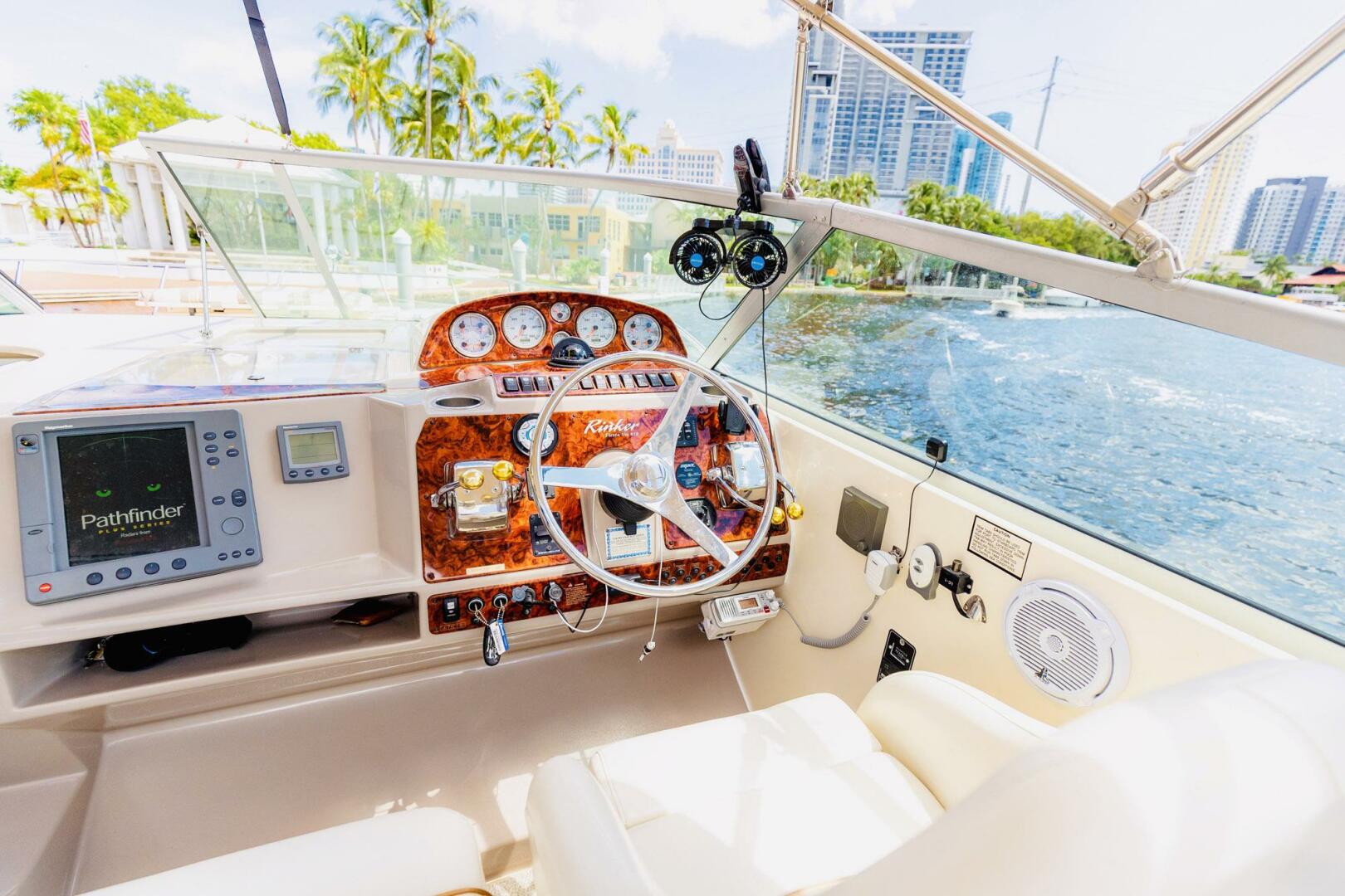 Rinker-Fiesta Vee 410 2005-Risky Seas Fort Lauderdale-Florida-United States-5229219 | Thumbnail