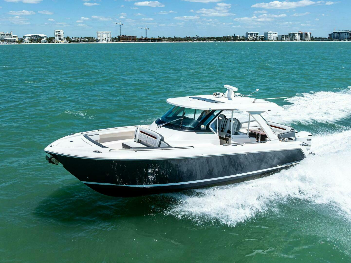 Tiara Sport-LS 2018-Lunasea Naples-Florida-United States-5230709