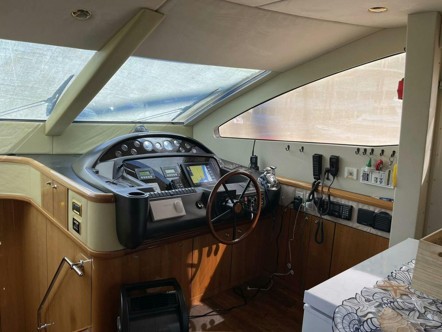 Sunseeker-75 Flybridge 2005-Laurel Panama City Beach-Florida-United States-2005 Sunseeker 75 Flybridge LAUREL Helm-5231699