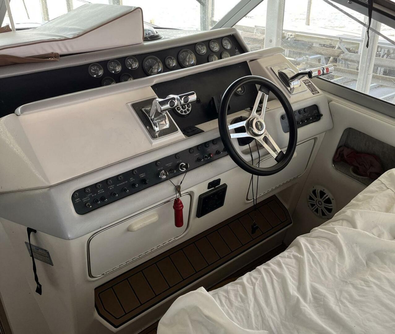Sea Ray-330 Express Cruiser 1994-HoShos Eldon-Missouri-United States-5283224 | Thumbnail