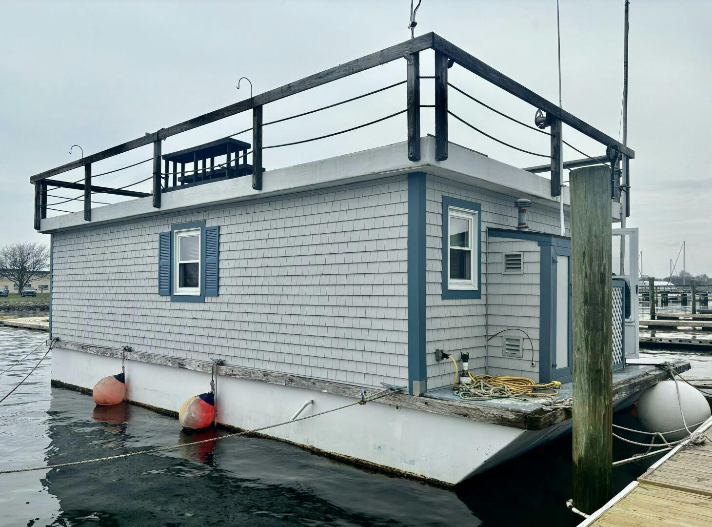 Custom-Houseboat 1990 -New Bedford -Massachusetts-United States-5254607