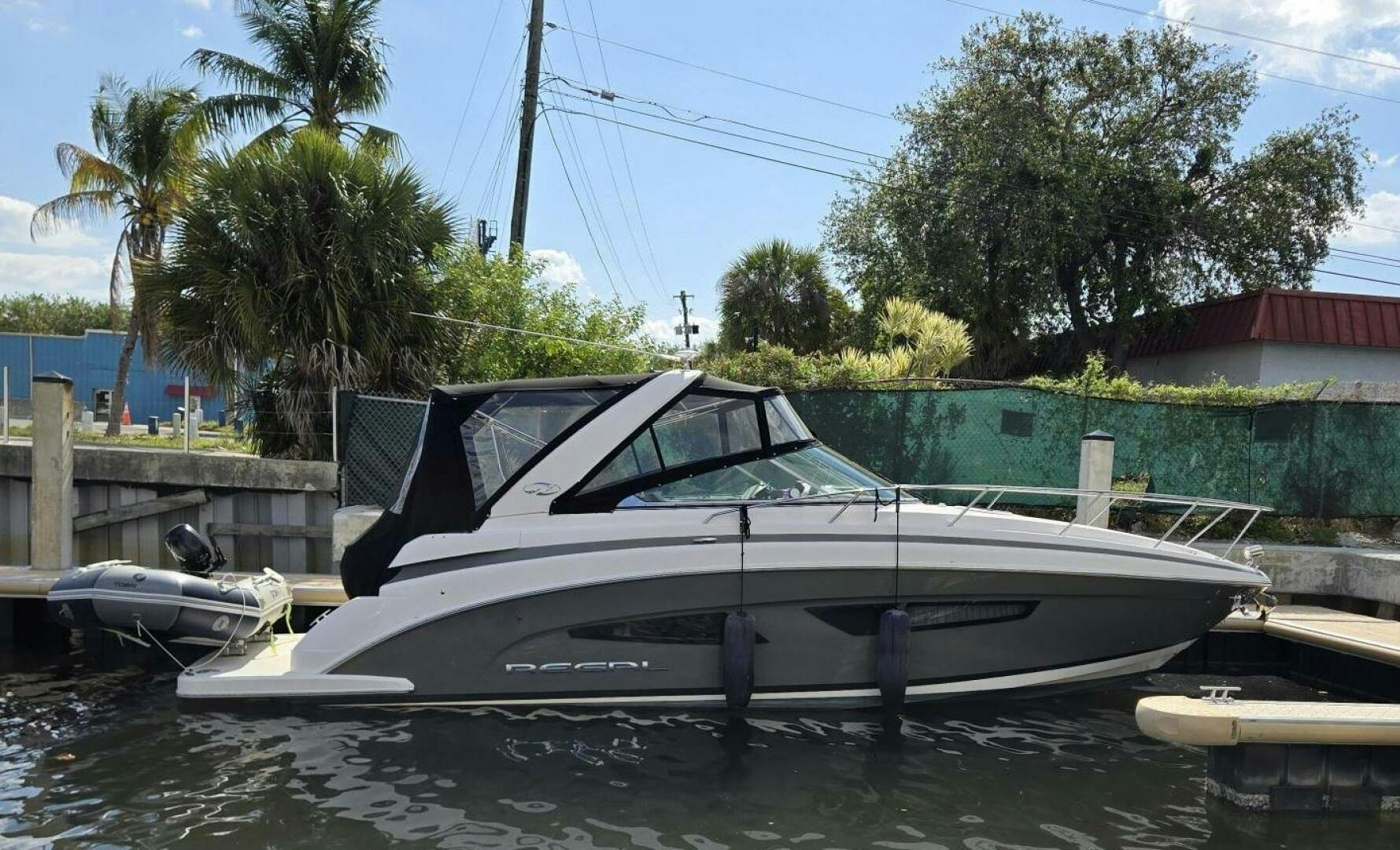 Regal-32 Express 2017 -Fort Lauderdale-Florida-United States-5261848