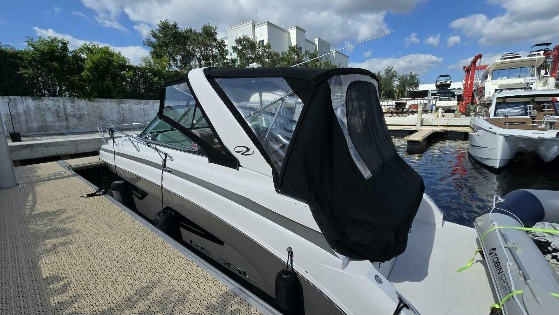 Regal-32 Express 2017 -Fort Lauderdale-Florida-United States-5261849