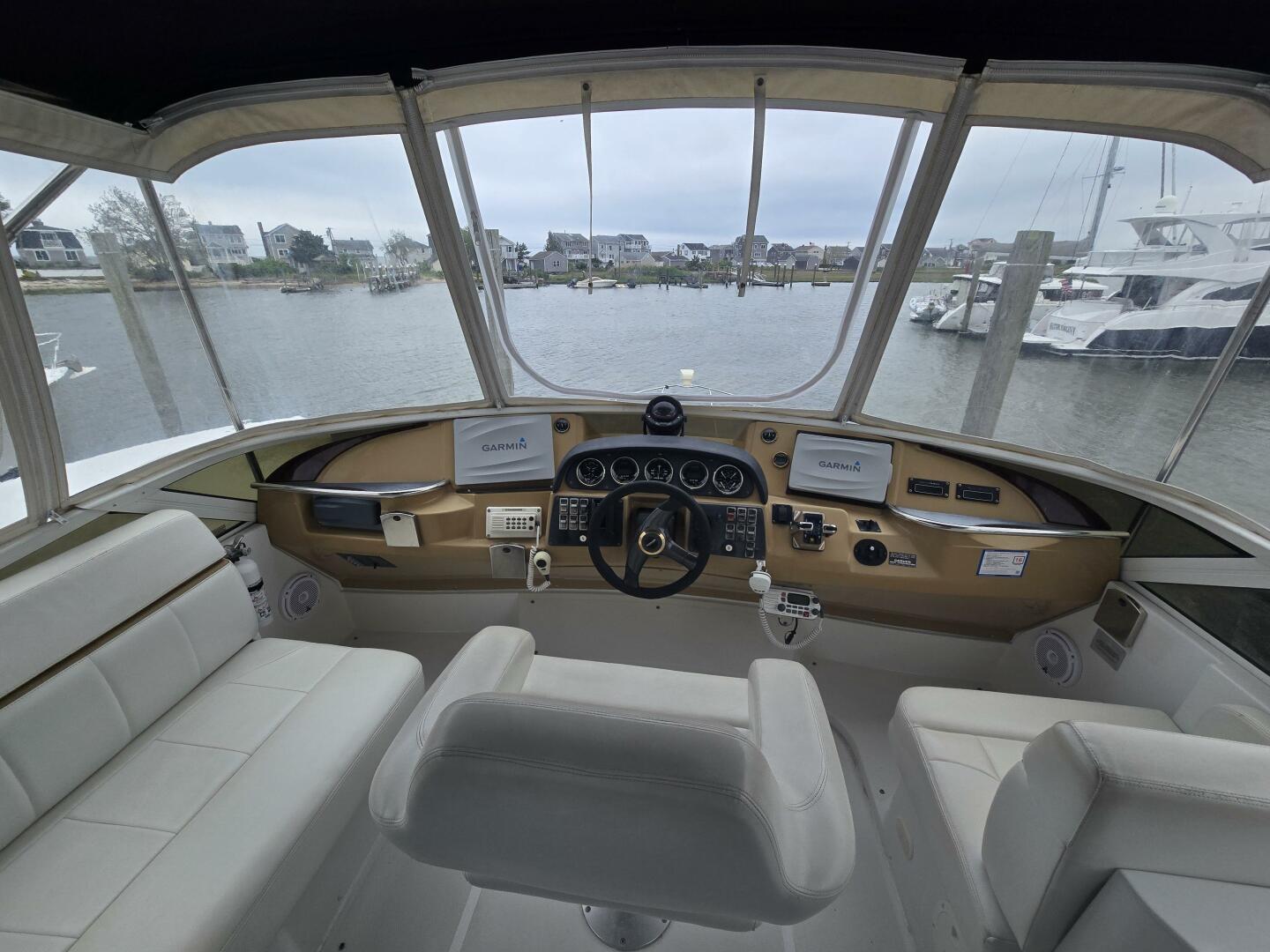 Carver-444 Cockpit Motor Yacht 2002-ChrisSea IV Westbrook-Connecticut-United States-Carver Helm 1-5392668 | Thumbnail