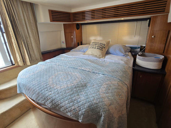 Carver-444 Cockpit Motor Yacht 2002-ChrisSea IV Westbrook-Connecticut-United States-Carver Main Cabin 1-5392688