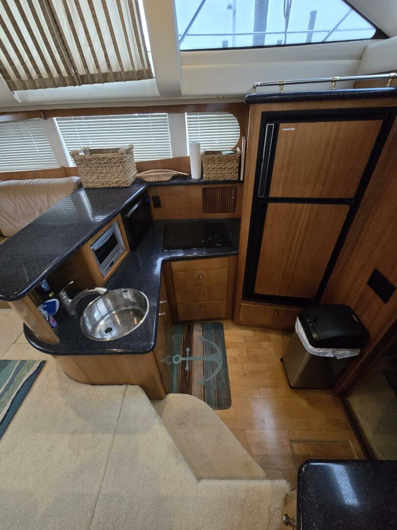 Carver-444 Cockpit Motor Yacht 2002-ChrisSea IV Westbrook-Connecticut-United States-Carver Kitchen Area-5392685 | Thumbnail