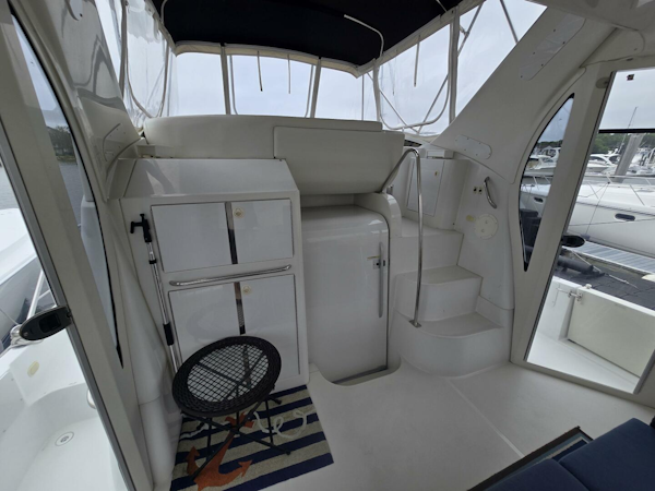Carver-444 Cockpit Motor Yacht 2002-ChrisSea IV Westbrook-Connecticut-United States-Carver Aft 5-5392675