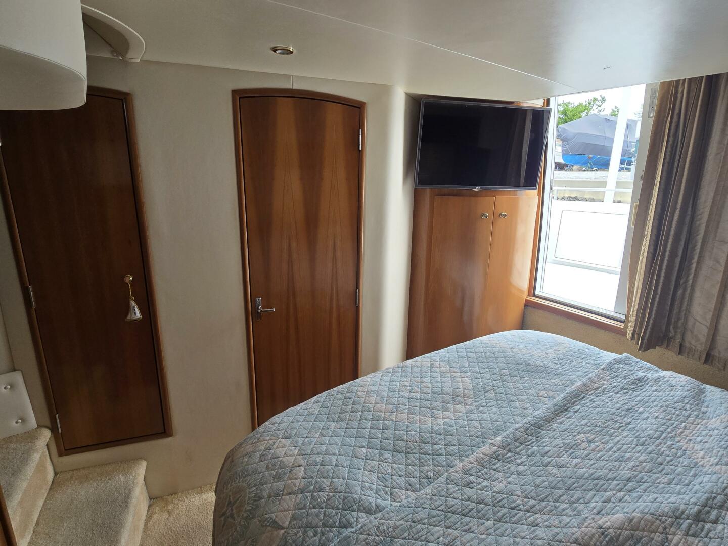 Carver-444 Cockpit Motor Yacht 2002-ChrisSea IV Westbrook-Connecticut-United States-Carver Main Cabin 2-5392689 | Thumbnail