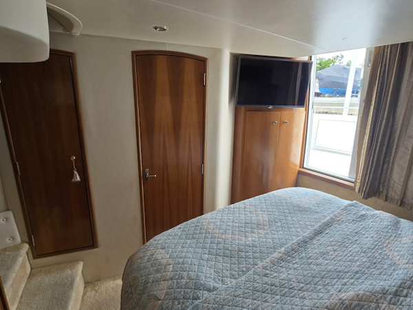 Carver-444 Cockpit Motor Yacht 2002-ChrisSea IV Westbrook-Connecticut-United States-Carver Main Cabin 2-5392689