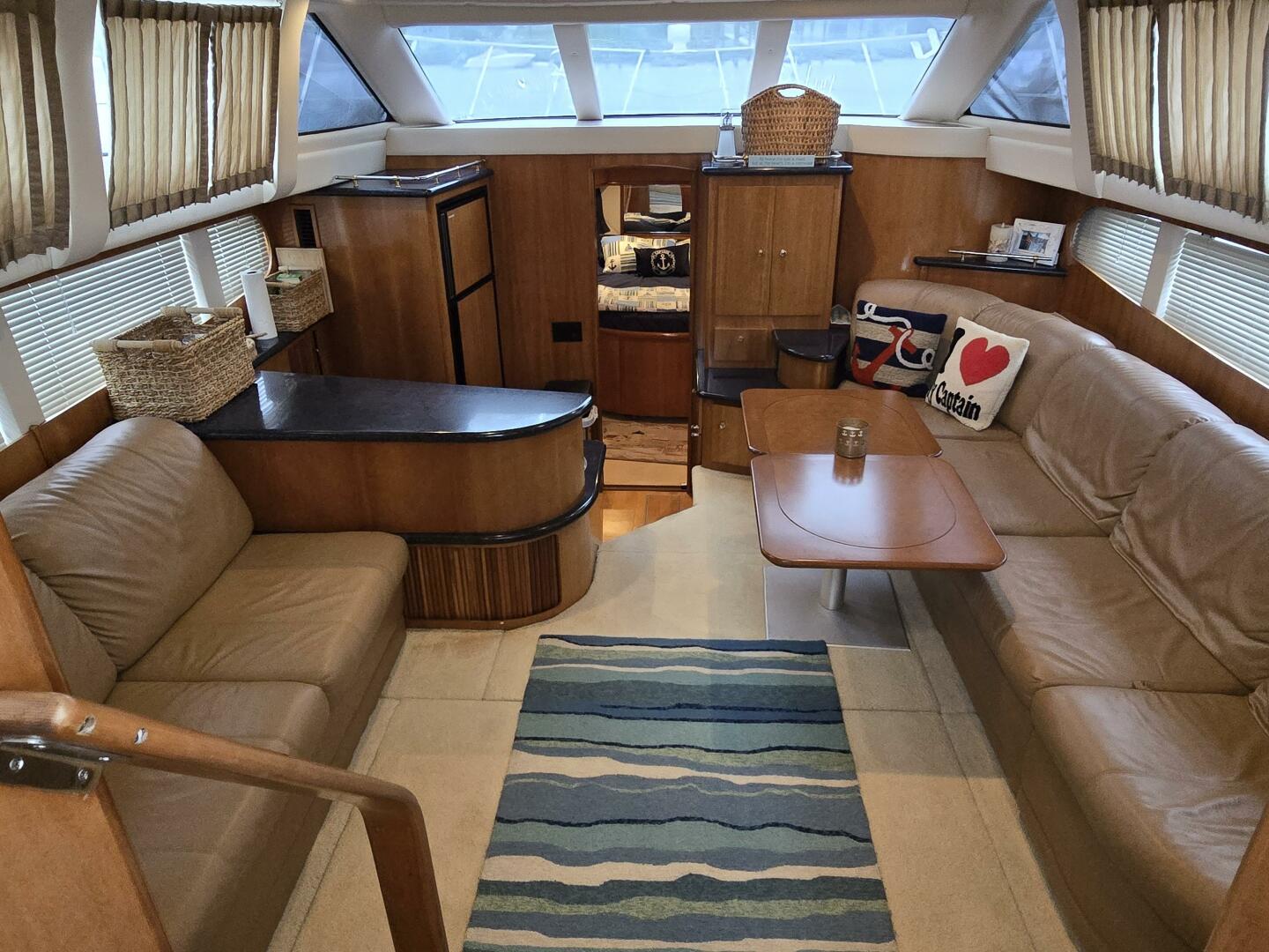 Carver-444 Cockpit Motor Yacht 2002-ChrisSea IV Westbrook-Connecticut-United States-Carver Main Salon 2-5392677 | Thumbnail