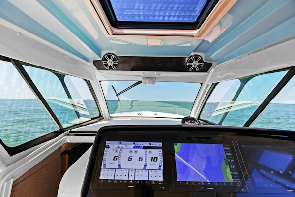 Grady-White-45 Canyon 2023 -Saint Petersburg-Florida-United States-Grady White  Helm-5265612